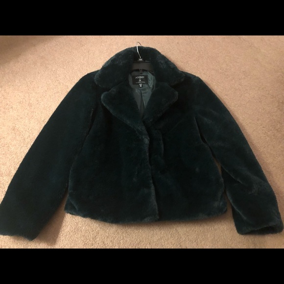 Faux Fur Green jacket - Picture 2 of 3